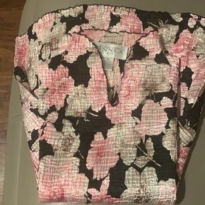 Medium petite casual corner annex Sleeveless top